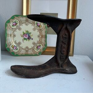 Antique cast iron cobbler's anvil Royal Brand